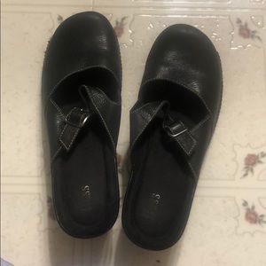 Bass women’s dress shoes